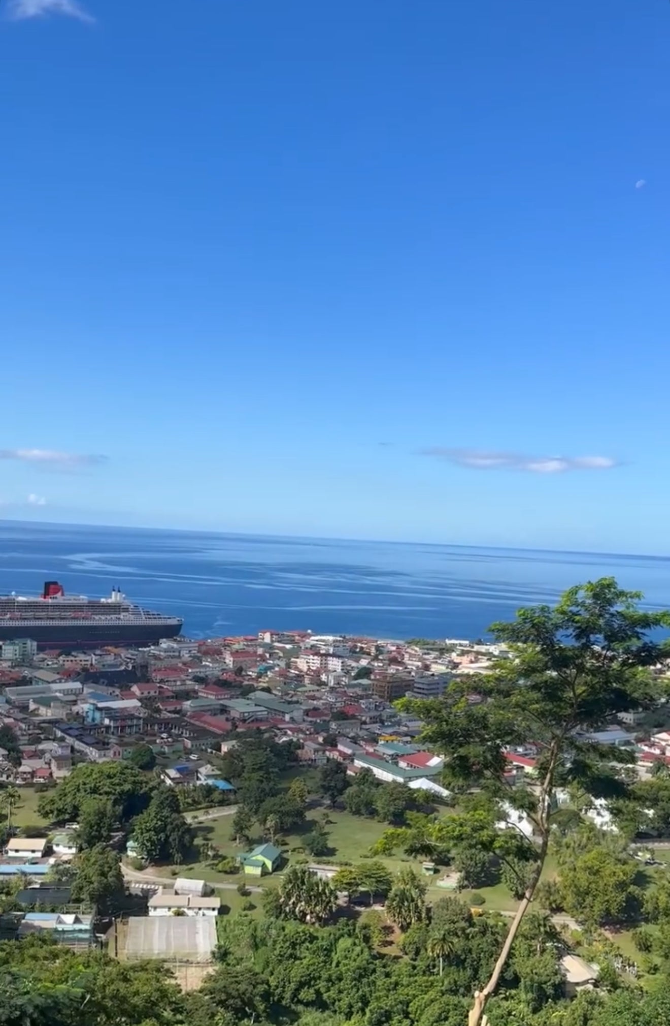 Dominica/Roseau Highlights (Digital)